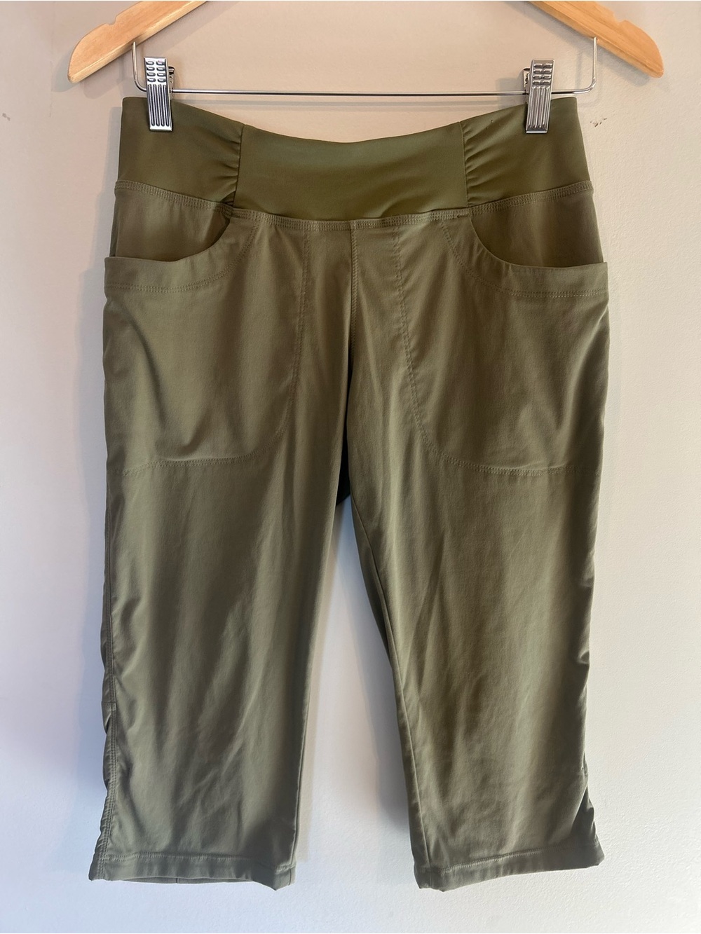 Mountain Hardwear Olive Green Active Capris Outdoors Hiking Pants Stretchy Small